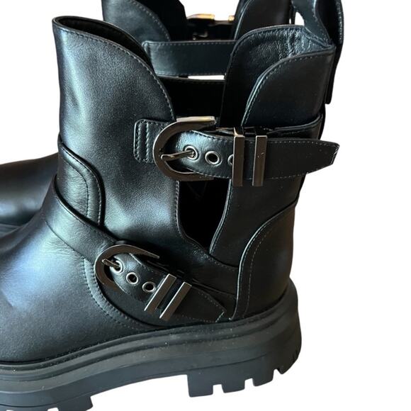 Stuart Weitzman Maverick Bedford Leather Moto Buckled Bootie NEW Size 7.5 - Picture 2 of 8